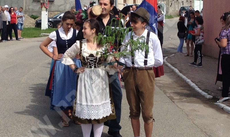 [FOTO] Kirwaiul la Steierdorf sărbătorit festiv în duminica Sfintei Treimi