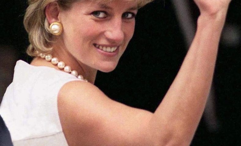 [FOTO] Lady Diana împlinea 60 de ani: „Cred că cea mai mare boală de care suferă omenirea, în aceste zile şi în această epocă, este boala oamenilor care se simt neiubiţi”