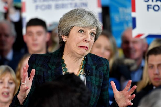 Theresa May: Lucrurile nu mai pot continua ca până acum!