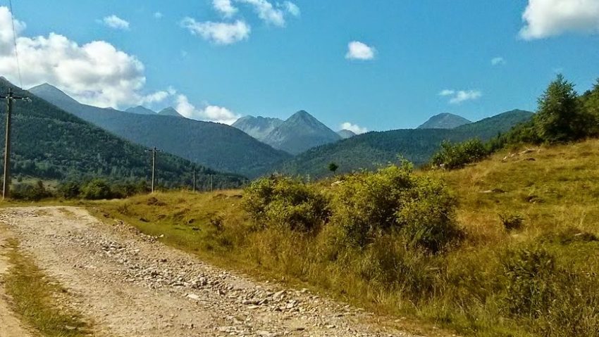 Drum forestier spre Retezat deschis turiştilor motorizaţi