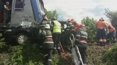 Accident grav în Bistrița Năsăud. Patru morți după ce o mașina a fost lovită de tren