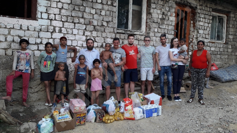 [FOTO] Campanie socială cu succes: Mai multe familii nevoiaşe cu copii, ajutate de oameni cu inimă mare