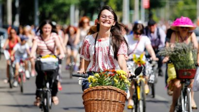 Reprezentantele sexului frumos sunt invitate să participe la SkirtBike Arad!