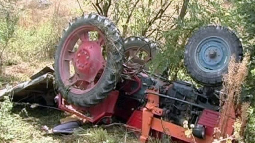 Accident de duminică sub un tractor