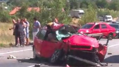 [VIDEO] Accident cu trei maşini pe E70