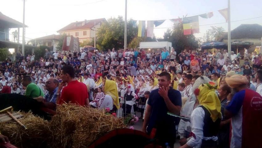 Jocul Românesc al românilor din Balcani în plin festival!