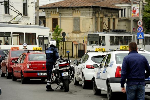 Cum se vor face înregistrările la examenul pentru permis auto. Precizările Poliţiei