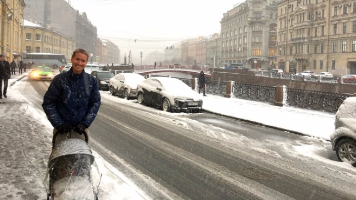 A nins în luna lui cuptor la Sankt Petersburg, în Rusia