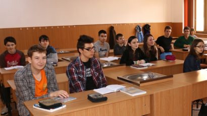 Un adolescent român din trei, ”sub nivelul de bază al cunoştinţelor”