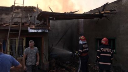 [Foto] Incendiu de amploare la Verendin