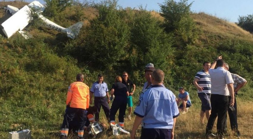 Un avion de mici dimensiuni s-a prăbuşit în judeţul Iaşi