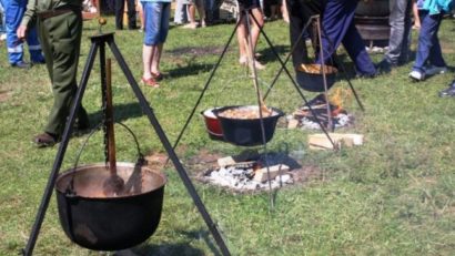 Festivalul ”Ceaunul de Aur” are loc astăzi la Moldova Veche!