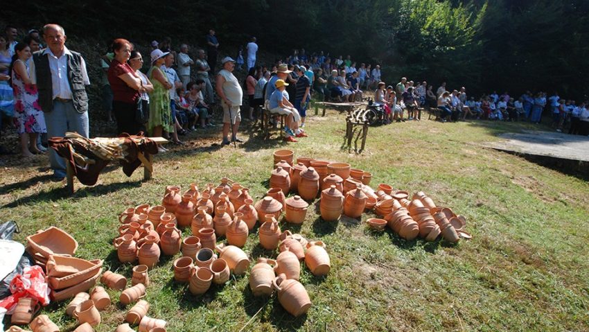 Târgul olarilor de la Jupâneşti vă aşteaptă!