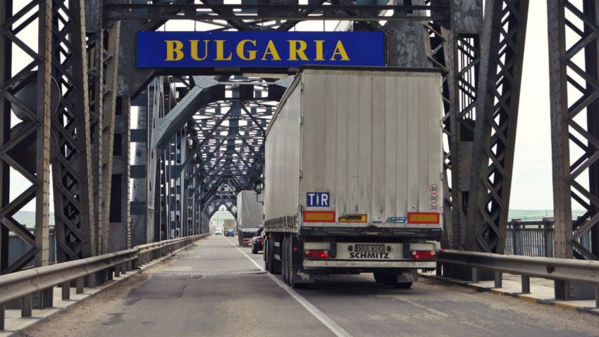 Atenţionare de călătorie pentru Bulgaria. Trafic aglomerat pe sensul de ieşire din România