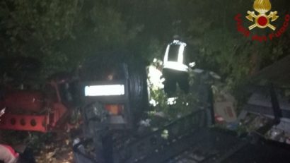 Accident teribil în Italia. Un român s-a prăbușit cu camionul în gol