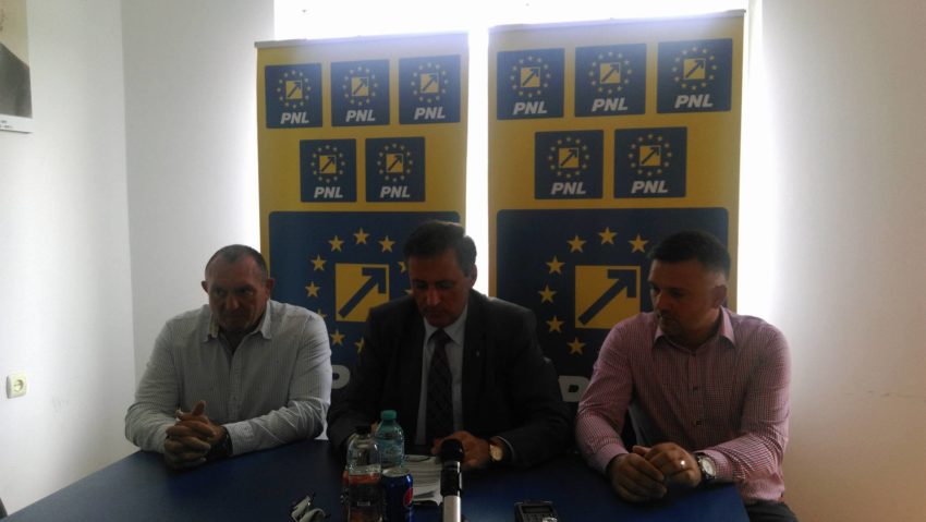 [FOTO] Liberalii propun măsuri pentru protejarea mediului de afaceri privat