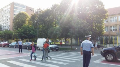 Polițiștii sunt alături de elevi în noul an școlar