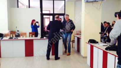 [FOTO] Directorii unităţilor de învăţământ din Reşiţa au primit de la primărie contractele de management financiar şi administrativ!