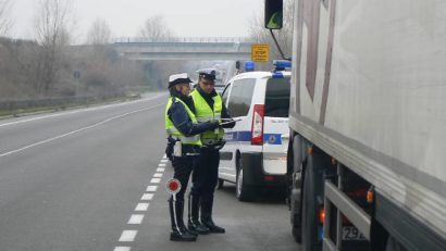 Șofer român de TIR tratat ca un sclav în Italia. O spun chiar polițiștii italieni care l-au oprit