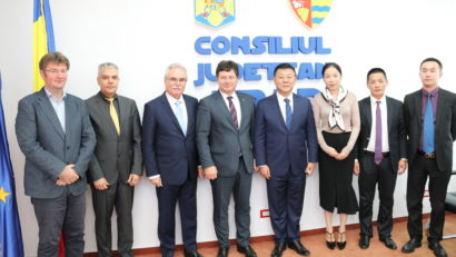 Iustin Cionca a primit la Consiliul Județean o delegație de oameni de afaceri din China