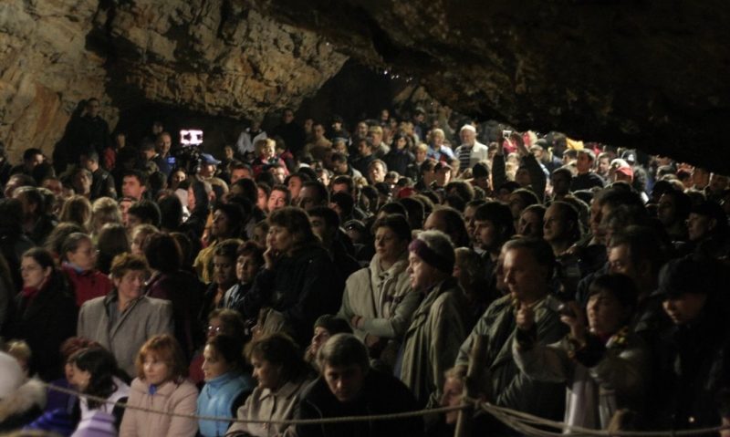 Concert de muzică clasică în Peștera Românești!