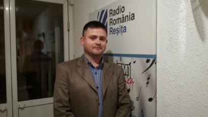 [FOTO] În această seară invitatul emisiunii „Între noi. Rămâne între noi” este Emil Sergiu Varga inițiatorul grupului Reșița de neuitat !