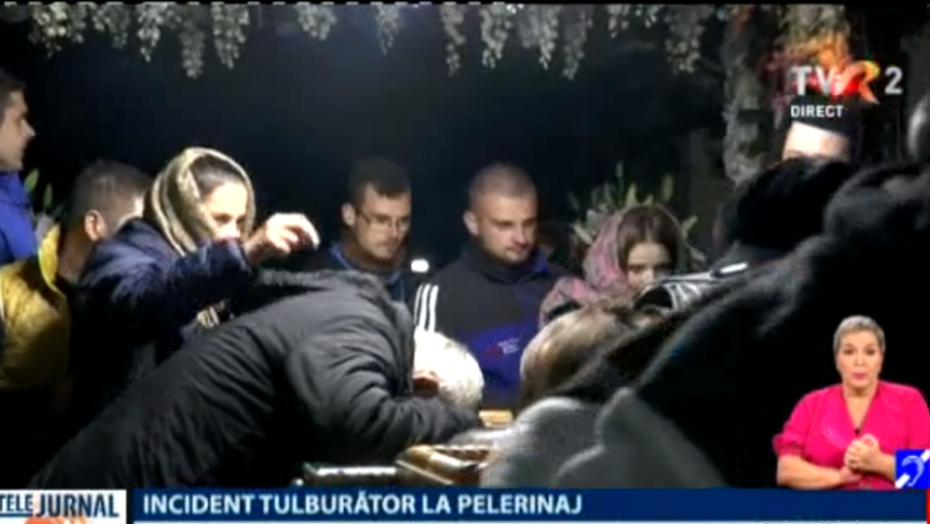 Incident neobișnuit la pelerinaj. Un bărbat a început să urle lângă moaştele Sfintei Parascheva