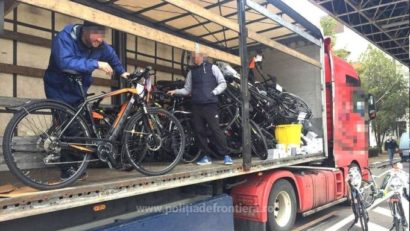 Biciclete furate, în valoare de aproape un milion de lei, găsite într-un camion la vama Nădlac