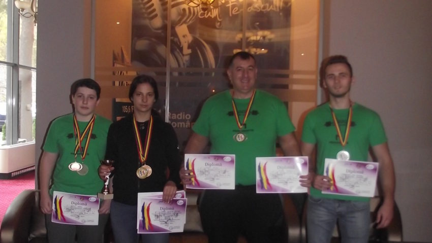 Sportivii de pe Valea Cernei – laureați la naționalele de powerlifting de la Sibiu!