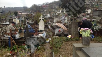 [AUDIO] Reșițenii NU pot să efectueze lucrări de îngrijire a locurilor de veci, în această perioadă. Mersul la cimitir se sancționează cu amendă