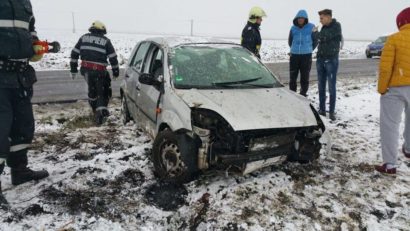 Prima zăpadă a adus și primul accident