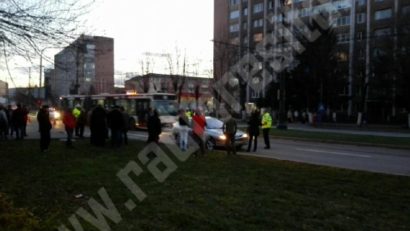 [FOTO] Accident pe zebră: Un pieton a fost rănit!