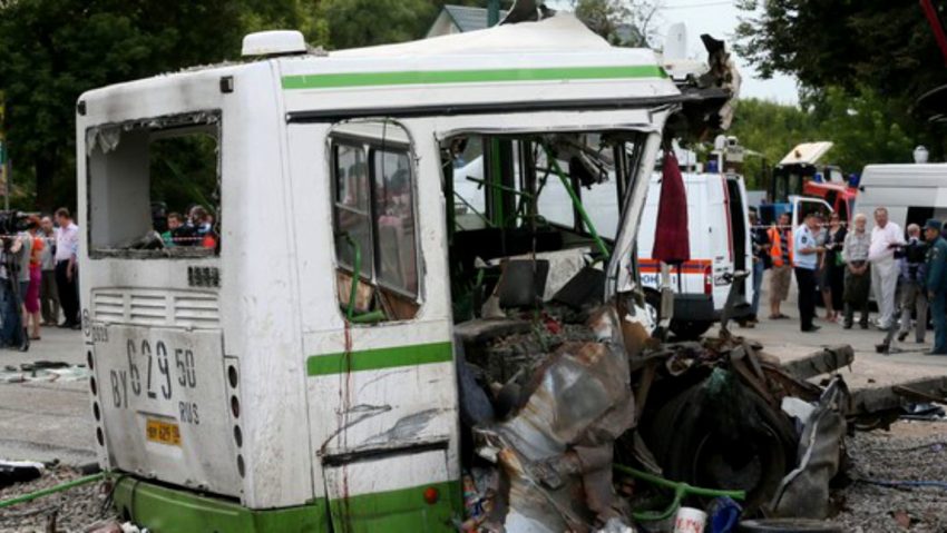 [VIDEO] Tragedie în Franţa: Un autobuz şcolar a fost rupt în două. Mai mulţi elevi au murit