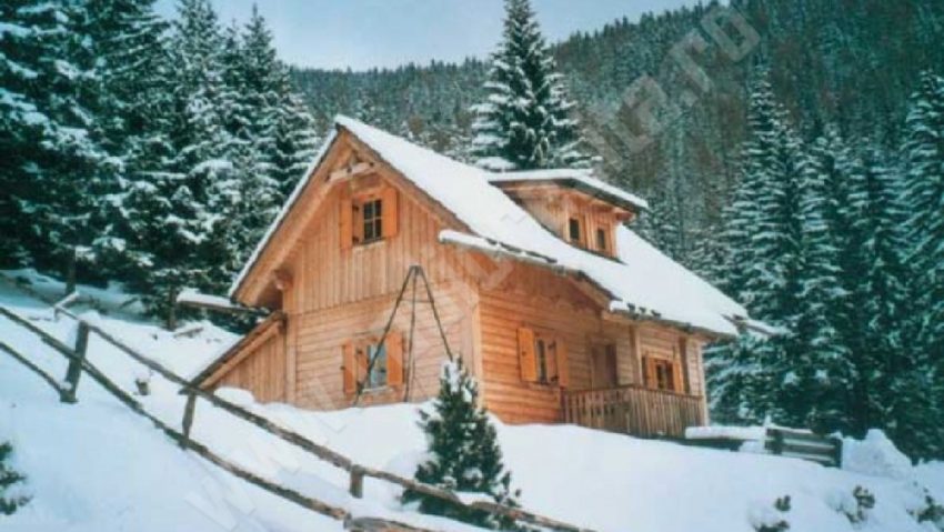 Cabanele de vânătoare din Caraş-Severin, pline ochi de sărbătorile de iarnă