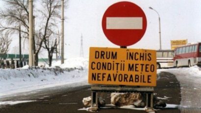 Situaţia drumurilor: Circulaţie îngreunată la Anina din cauza alunecărilor de teren