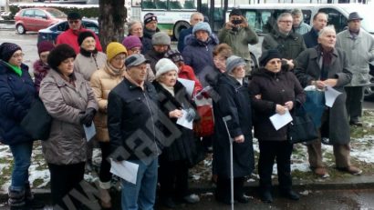 [FOTO] Drame româneşti retrăite: 73 de ani de la deportarea etnicilor germani în fosta URSS, marcaţi la Reşiţa