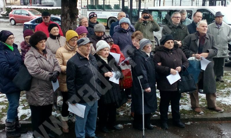 [FOTO] Drame româneşti retrăite: 73 de ani de la deportarea etnicilor germani în fosta URSS, marcaţi la Reşiţa