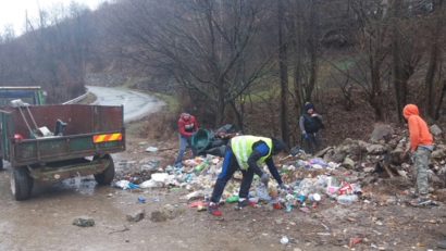 Primăria orașului Băile Herculane a făcut astăzi curățenie pe „ogașul gunoaielor!”