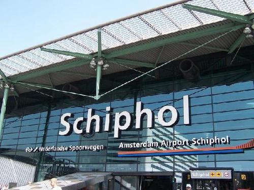 Toate zborurile de pe aeroportul Schiphol din Amsterdam au fost anulate