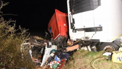 Rudele unui șofer de TIR român, mort într-un accident în Franța, cer 5 milioane de euro despăgubire