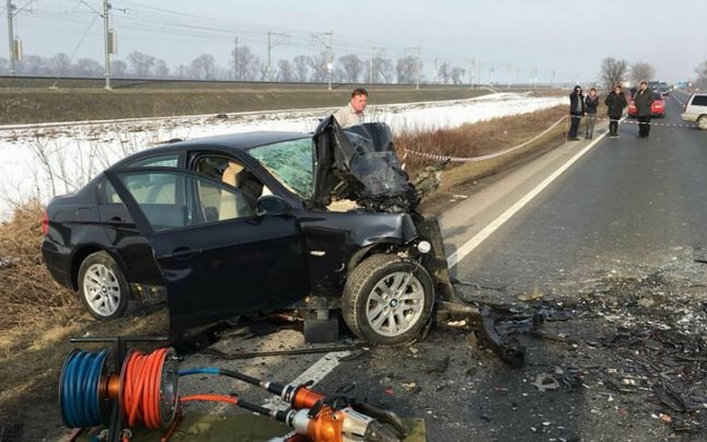 Accident teribil pe DN7. Trei oameni au murit pe loc. Galerie foto