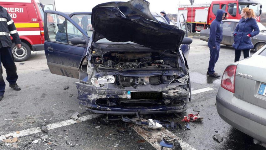 Accident cu 5 victime la Drobeta Turnu Severin