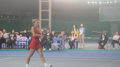 Halep a bătut-o pe Siniakova şi la simplu dar şi la dublu