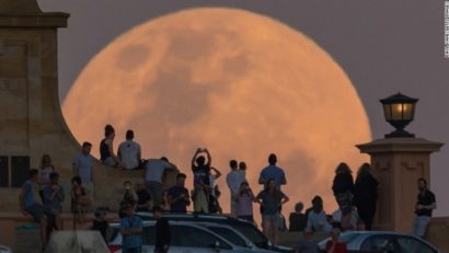 Trei fenomene cosmice rare, într-o singură zi, pe 31 ianuarie: lună albastră, eclipsă de lună şi perigeu lunar