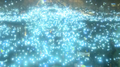 [FOTO-AUDIO] Protest de amploare în România : zeci de mii de oameni au ieșit în stradă!