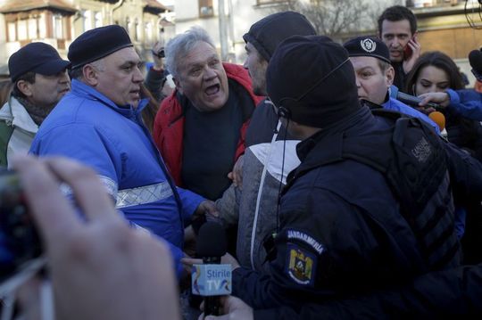 Proteste în faţa Palatului Cotroceni din Capitală!