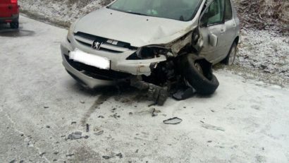 [FOTO] O fetiţă de 9 ani a ajuns la spital în urma unui accident rutier