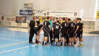 [VIDEO-FOTO] Victorie frumoasă pentru echipa de handbal CSM Reşiţa în faţa unei pretendente la promovare