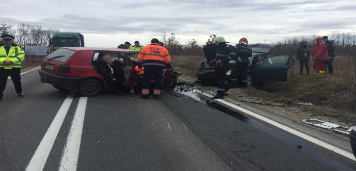 Accident între Lugoj și Buziaș, în această dimineață. Patru persoane au ajuns la spital