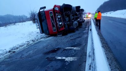 TIR răsturnat în această dimineață, pe DN1